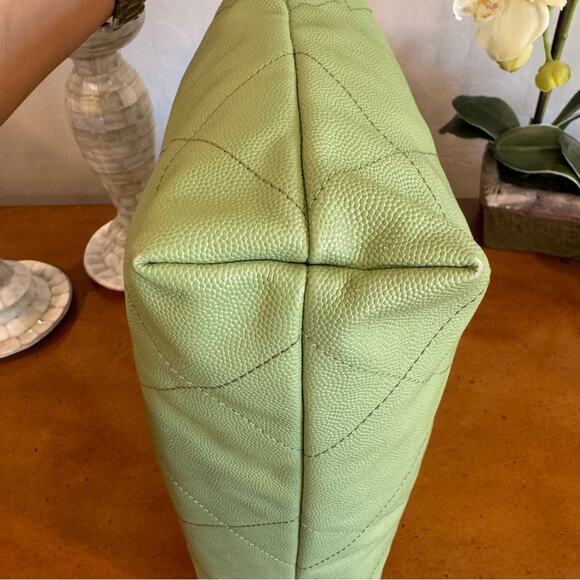 RARE Chanel 22 Green Caviar Leather Shoulder Bag EUC - Picture 7 of 16